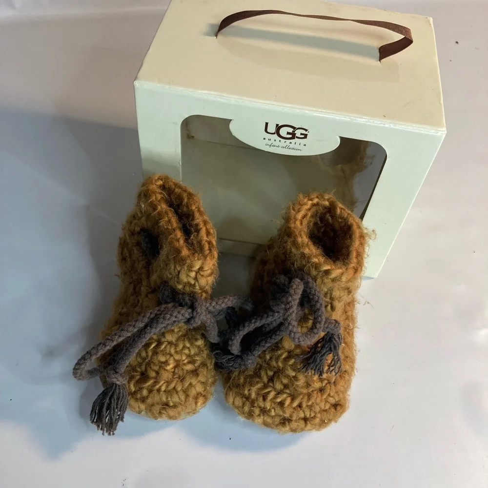 Ugg Australia infant knit baby boots M